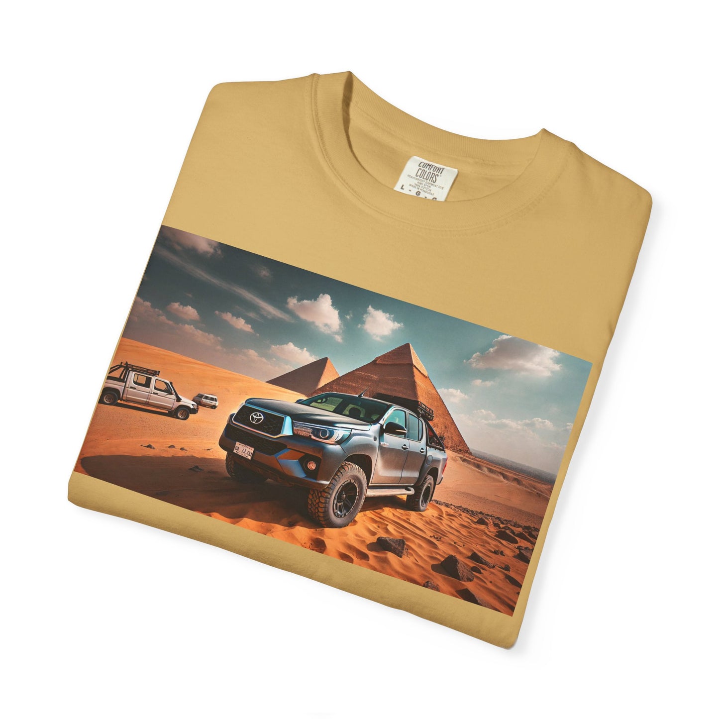 Toyota Hilux in Giza Pyramids Unisex Shirt, Egypt Pyramid Lover Tee, Egyptian Travel T-shirt, Antique Car Graphic Top, Historical